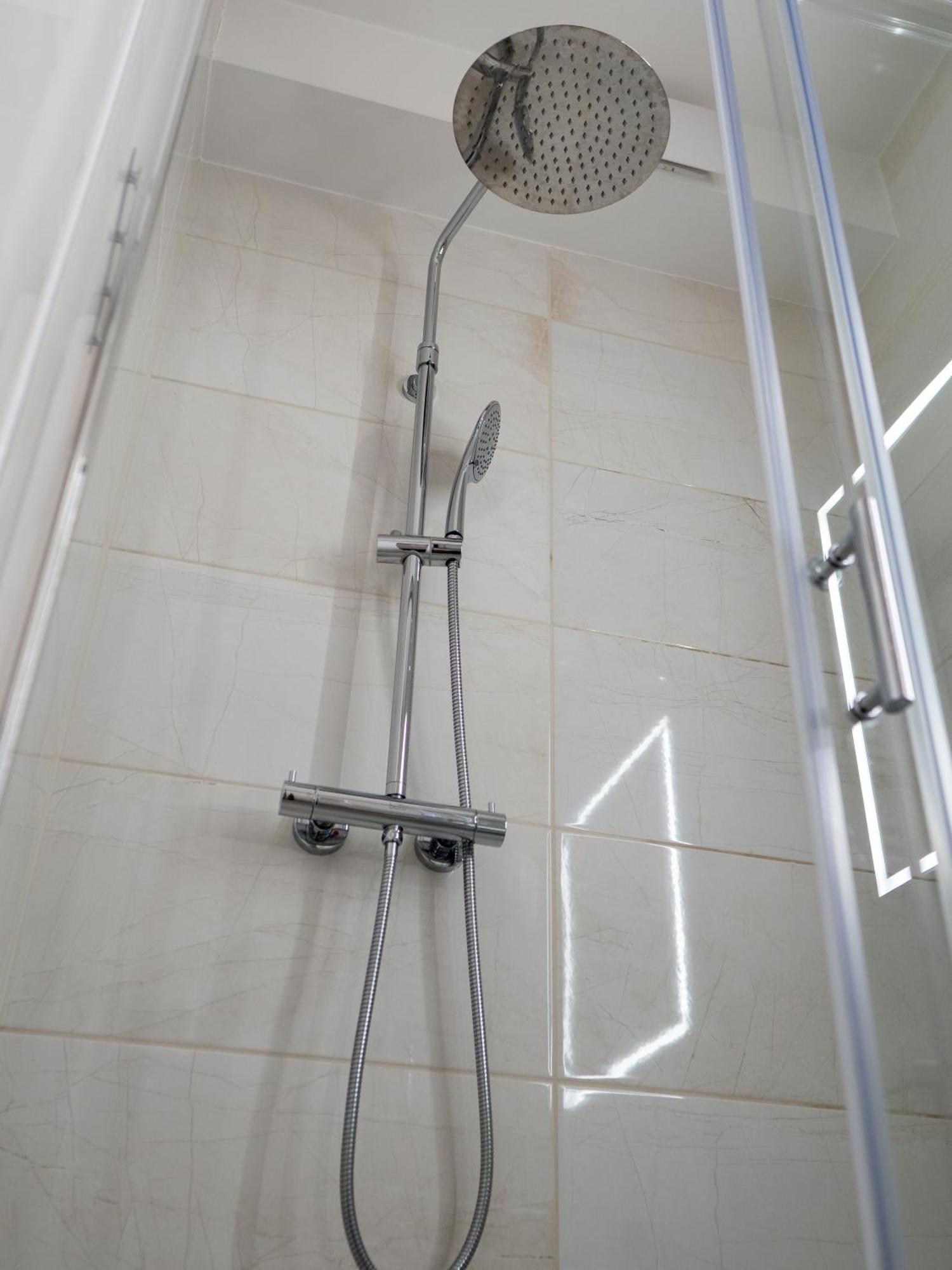 Apartament Classic Comfort Aleja Nmp 8 - Free Parking Częstochowa Екстериор снимка