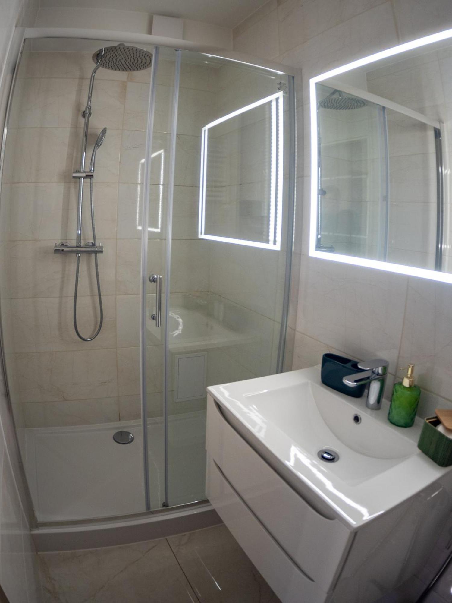 Apartament Classic Comfort Aleja Nmp 8 - Free Parking Częstochowa Екстериор снимка